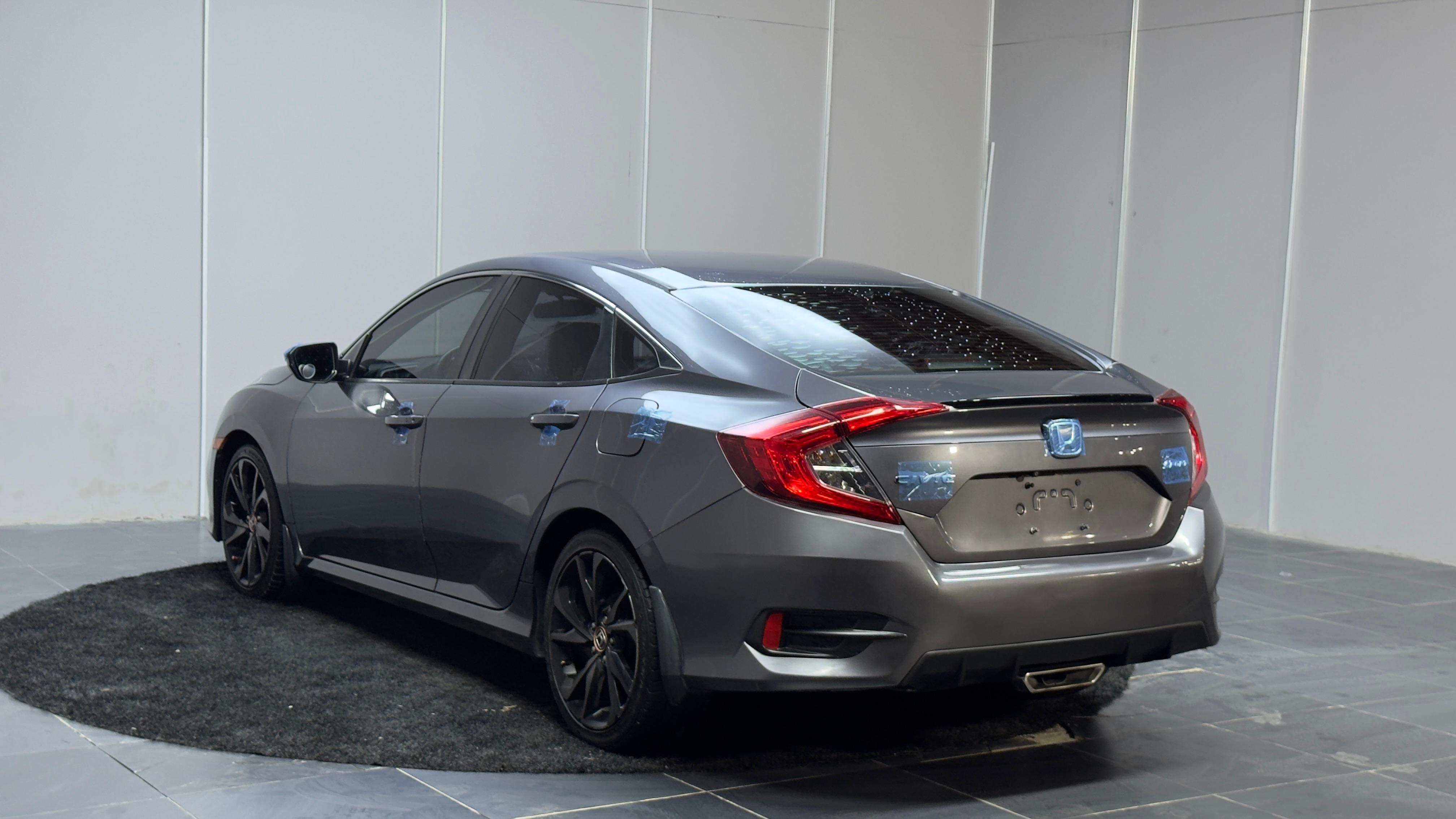 Car image 6